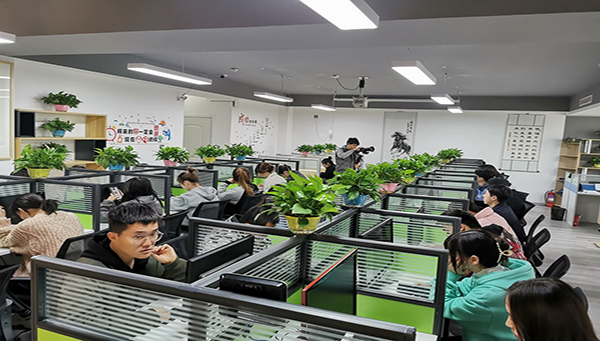 云南市鸿萍聚电子商务有限公司